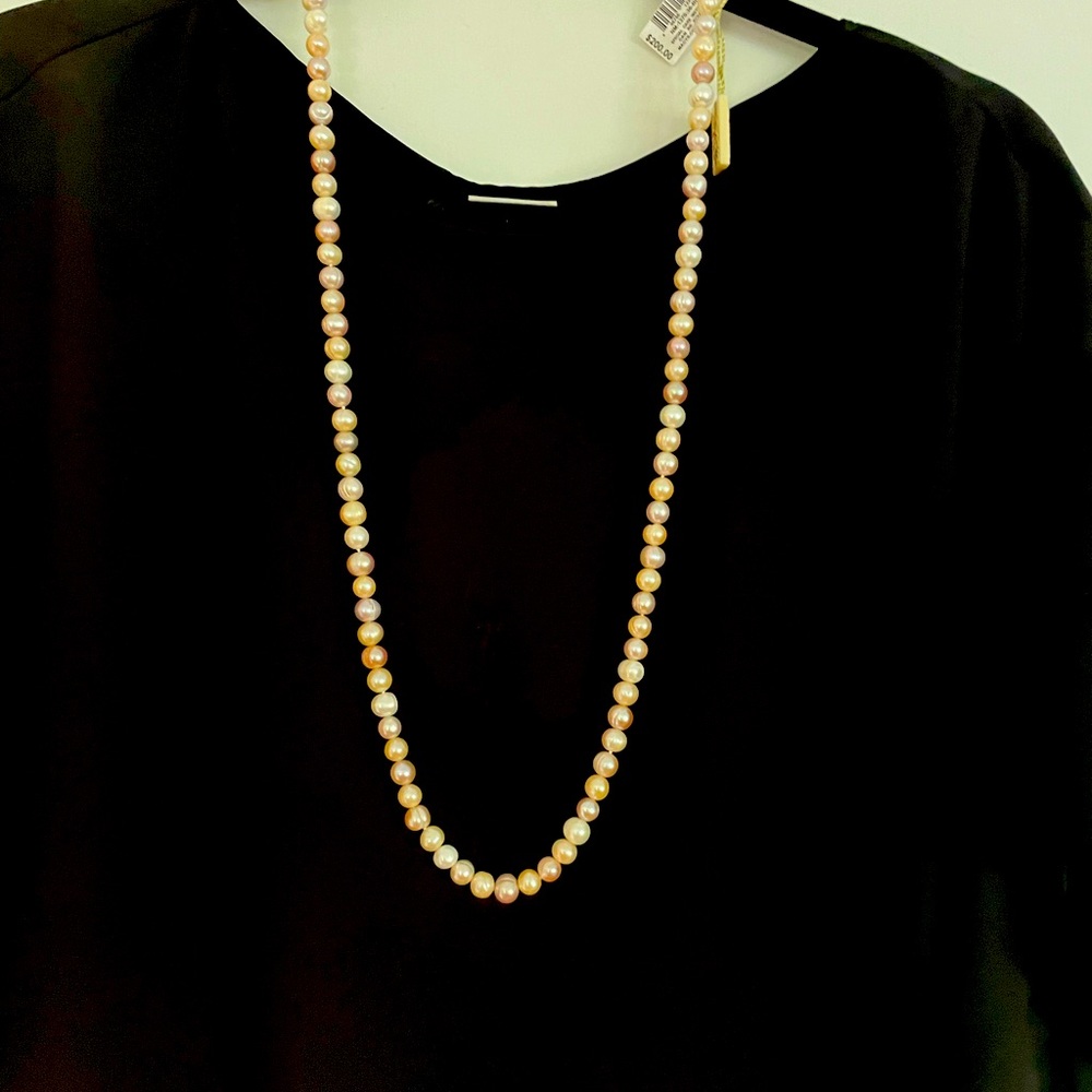 Single strand cultured pearl necklace